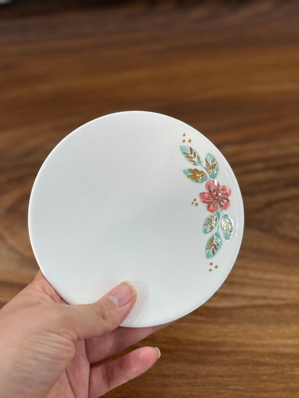 ست فنجان و نعلبکی و قندان سرامیکی دست ساز نقاشی شده با دست طرح دارکوب
